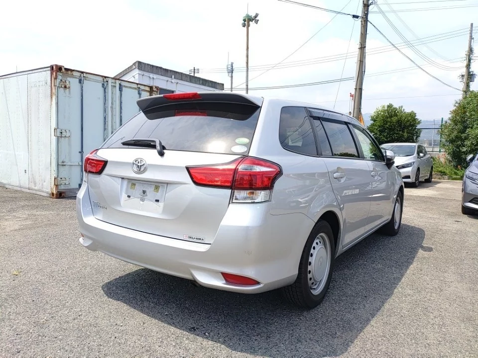 Toyota Corolla Fielder NRE161G 2018